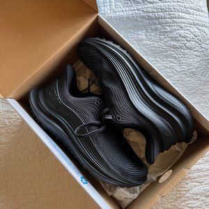Hoka One One TC 1.0 (in all black) (NEVER WORN!)